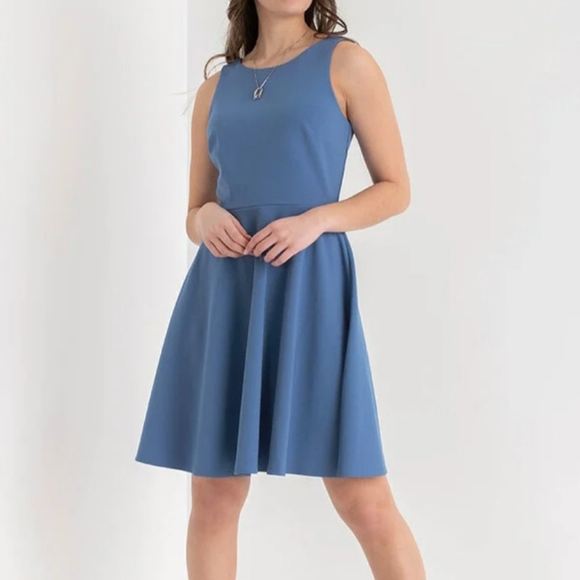 Iconic Crepe Fit 'N Flare Dress•Ann Taylor - Picture 4 of 5